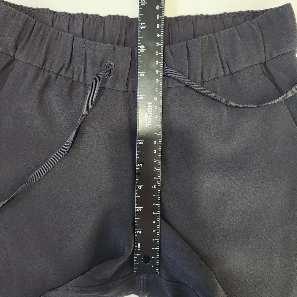 Lululemon On The Fly Pant Size 4 Woven 27